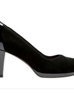 Clarks Artisan black suede and patent leather pumps size 8.5